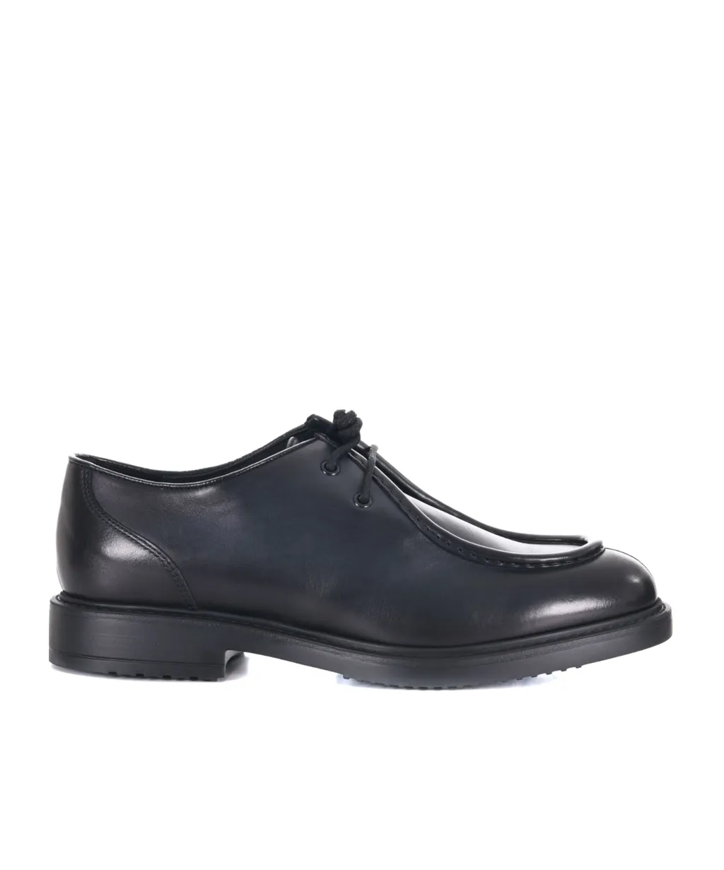 Doucal's Lace-Up Shoes