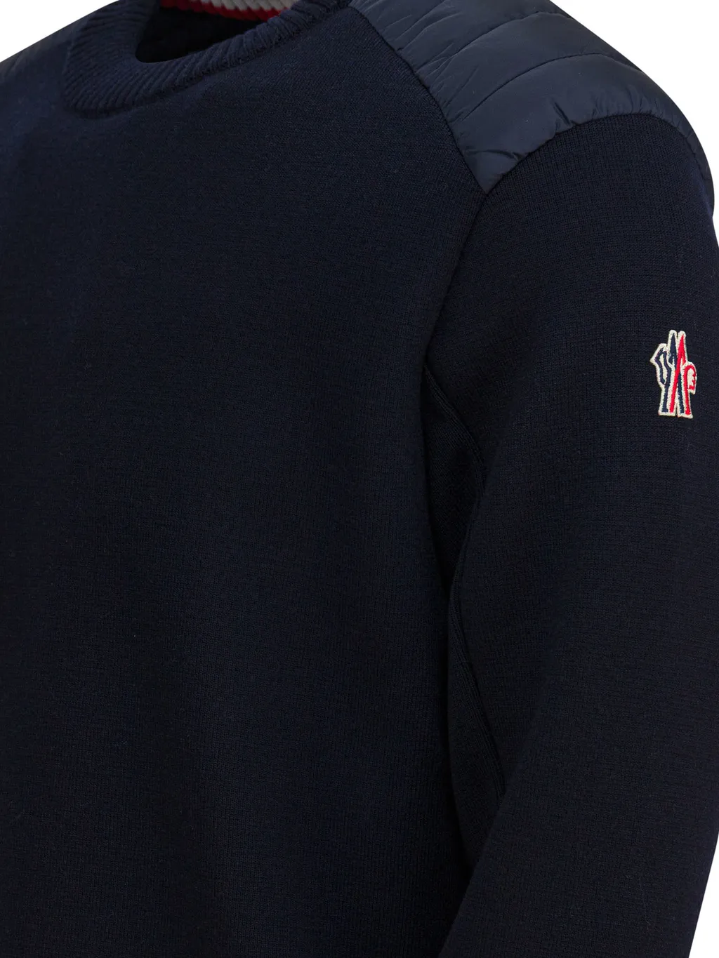 Long-Sleeved Knitwear