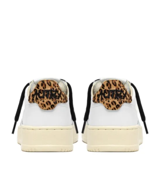 Autry Medalist Low-Top Sneakers