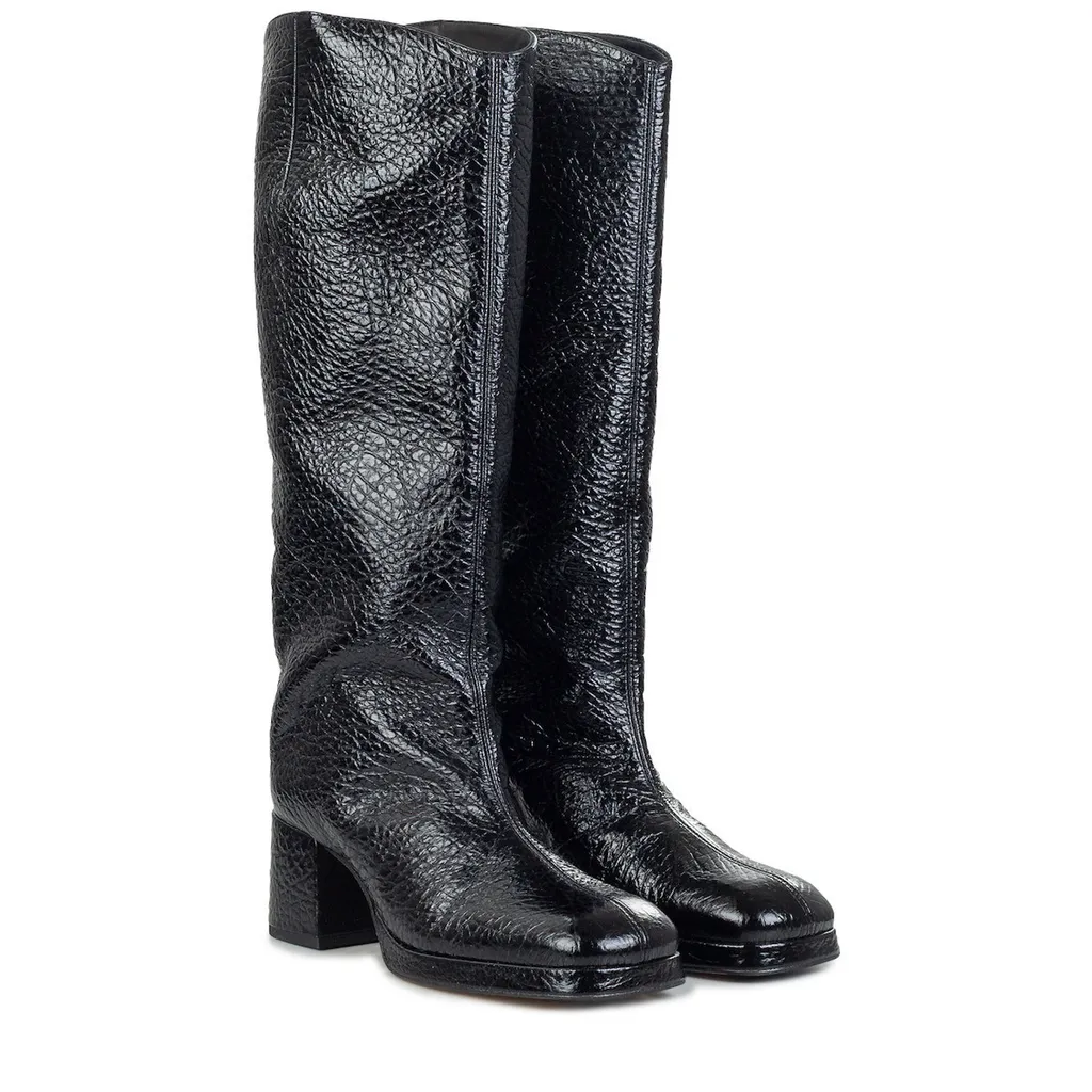 Round-Toed Boots