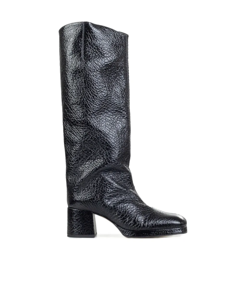 Round-Toed Boots