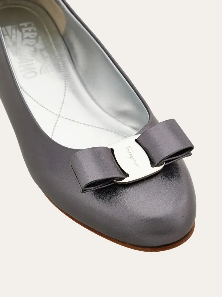 Ferragamo Varina Bow Ballet Flat Shoes