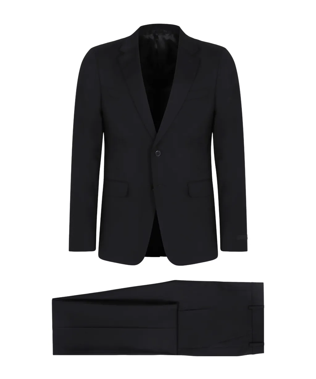 Long-Sleeved Suit