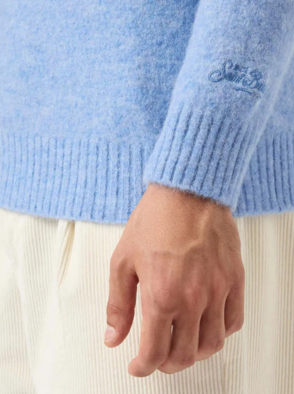 Long-Sleeved Knitwear