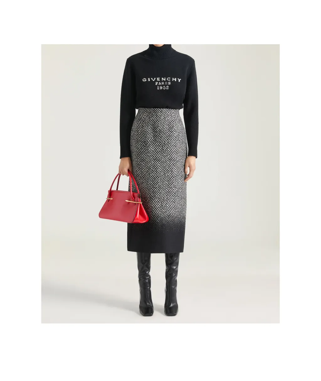 Medium Pinch Bag In Leather