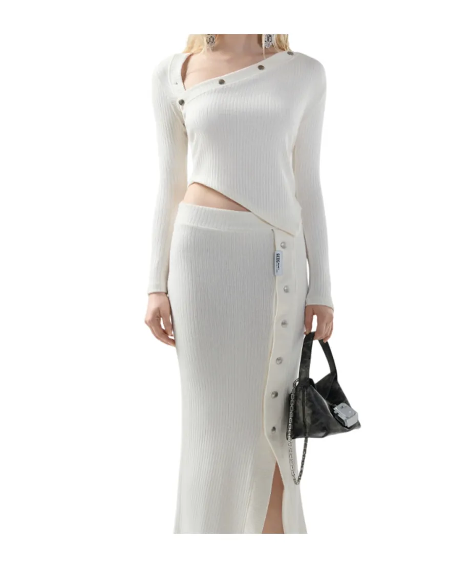 Ribbed-Button Long-Sleeved Top