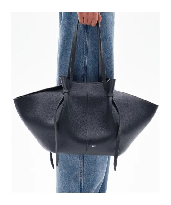 Large Mochi - Black Pebble Grained Leather