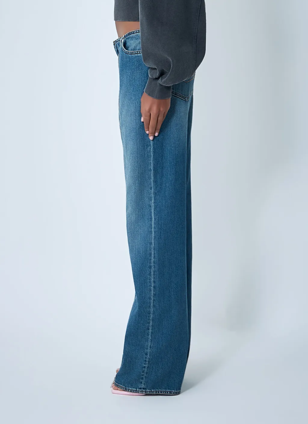 Zip-Detail Jeans