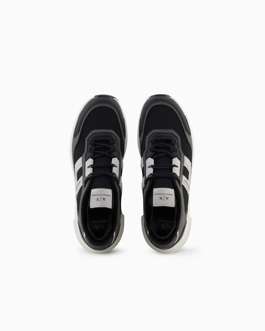 Sneakers With Contrasting Details