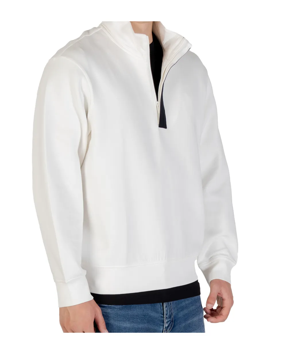 Long-Sleeved Sweatshirt