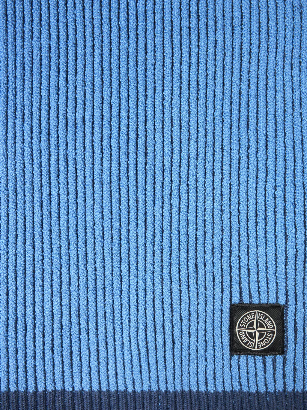 Scarf With Vanise Ribbing And Compass Patch