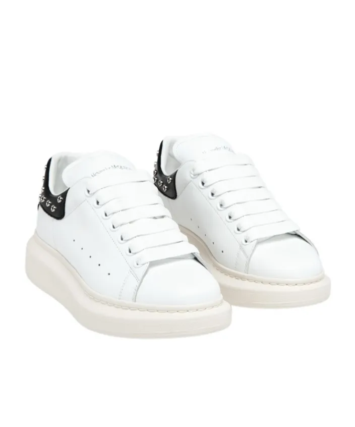 Oversized Sneaker In White/Black/Silver