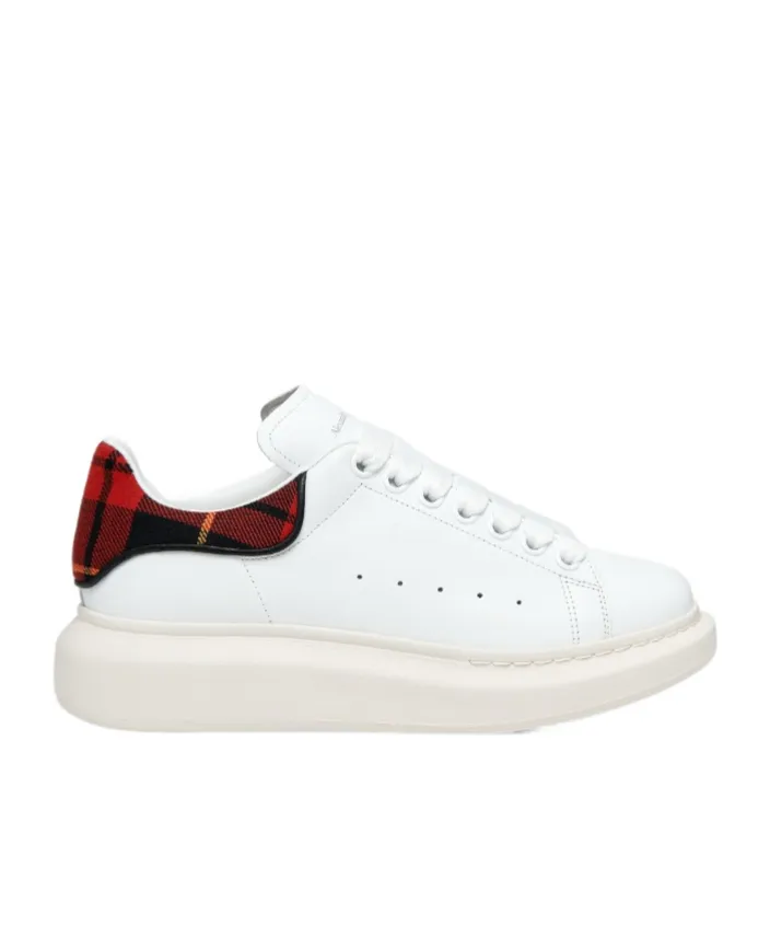 Oversized Sneaker In White/Red