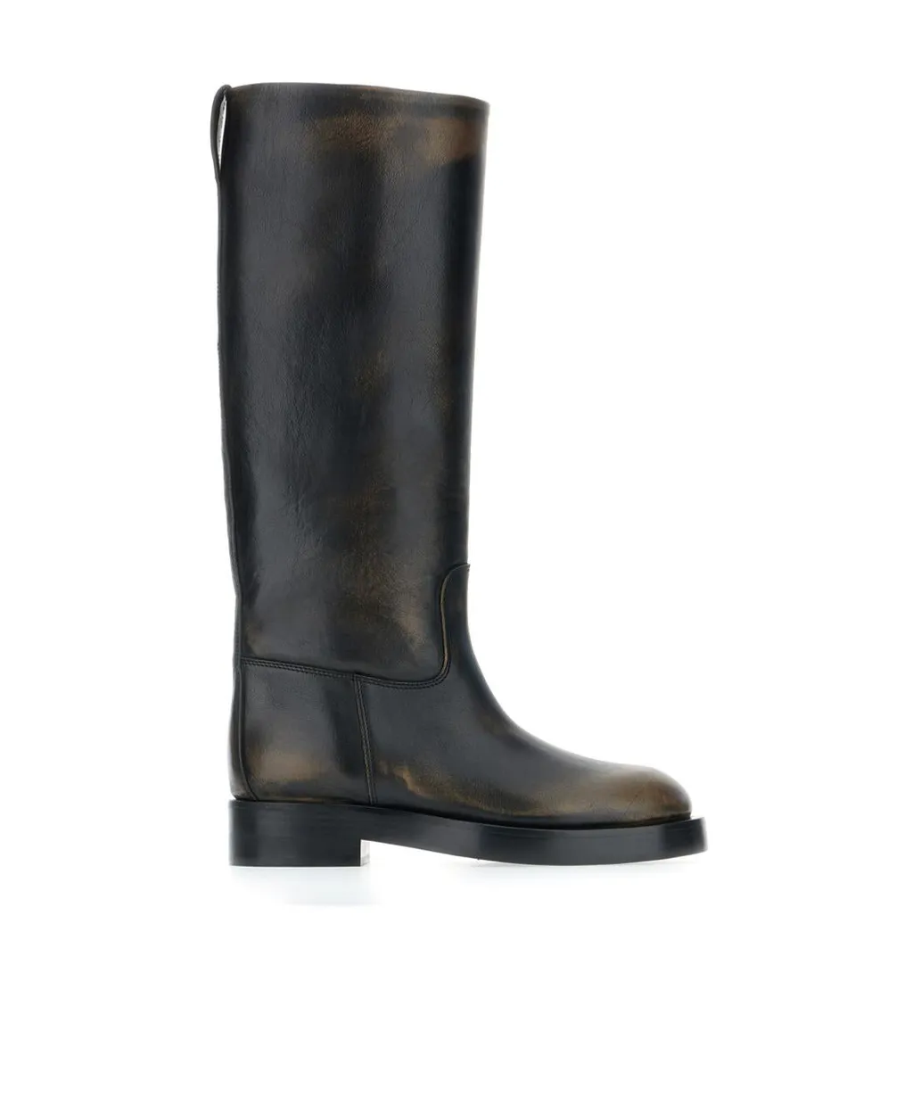 Round-Toe Boots