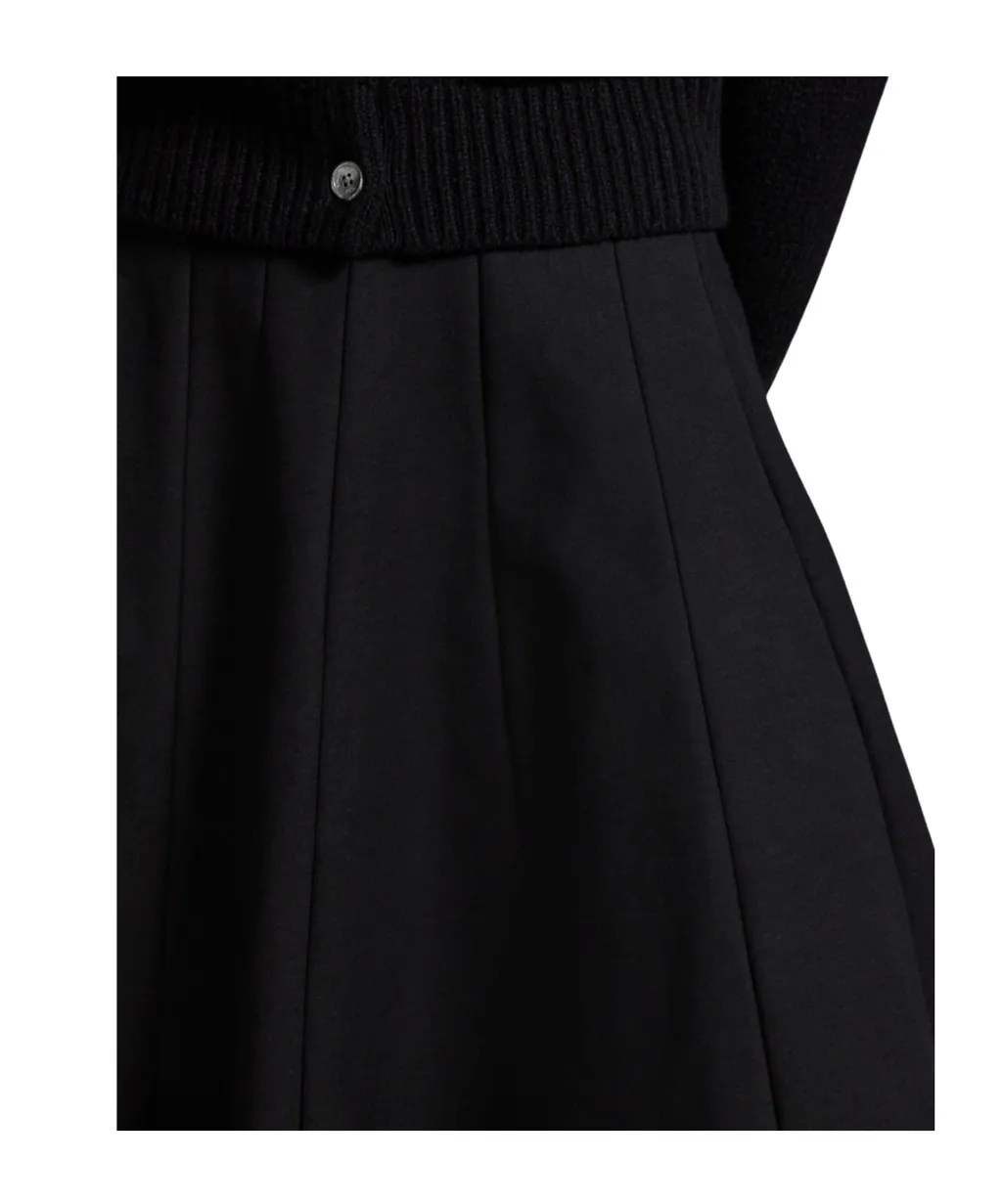 Pleated Concelaled-Fastening Skirt