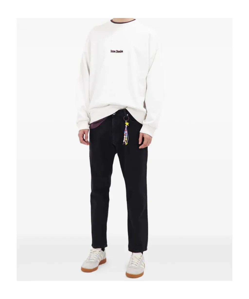 Belt-Loop Jeans