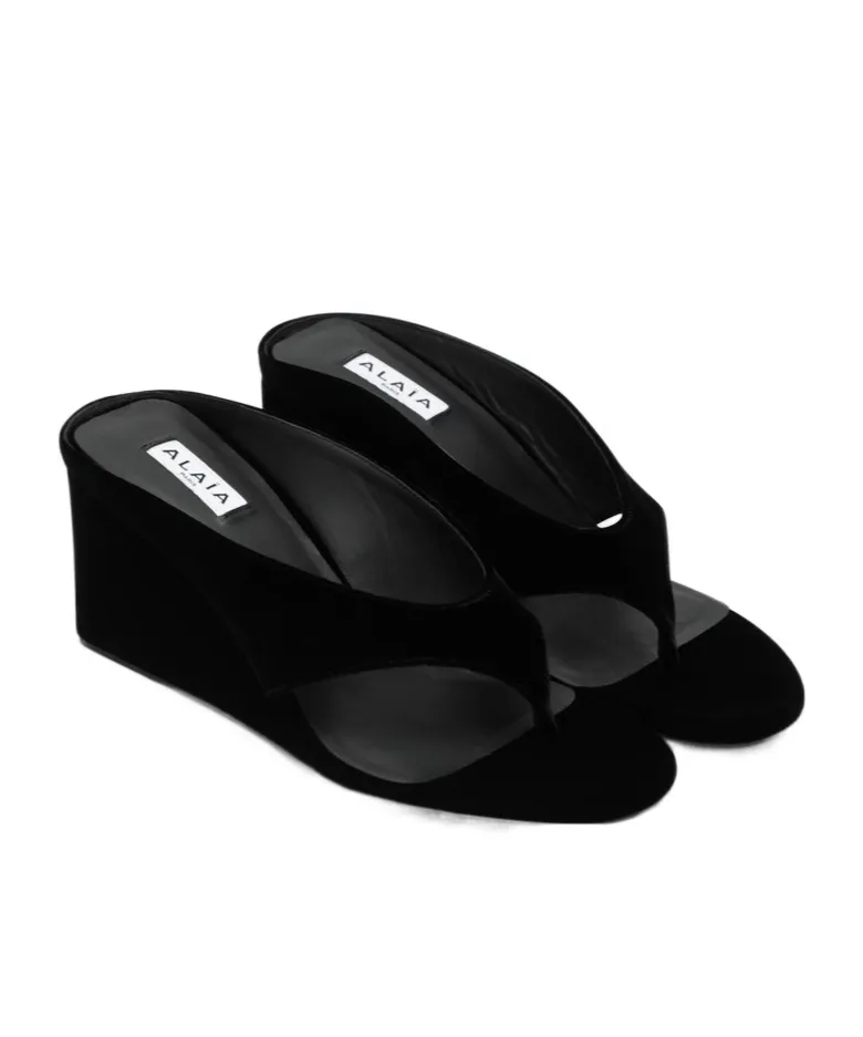 Alaa Cube Thong Velvet Mules