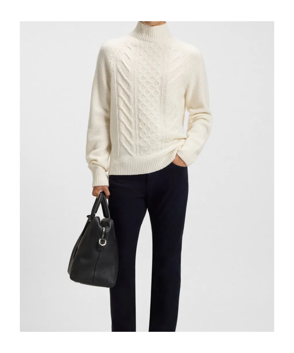 High-Necked Long-Sleeved Sweater