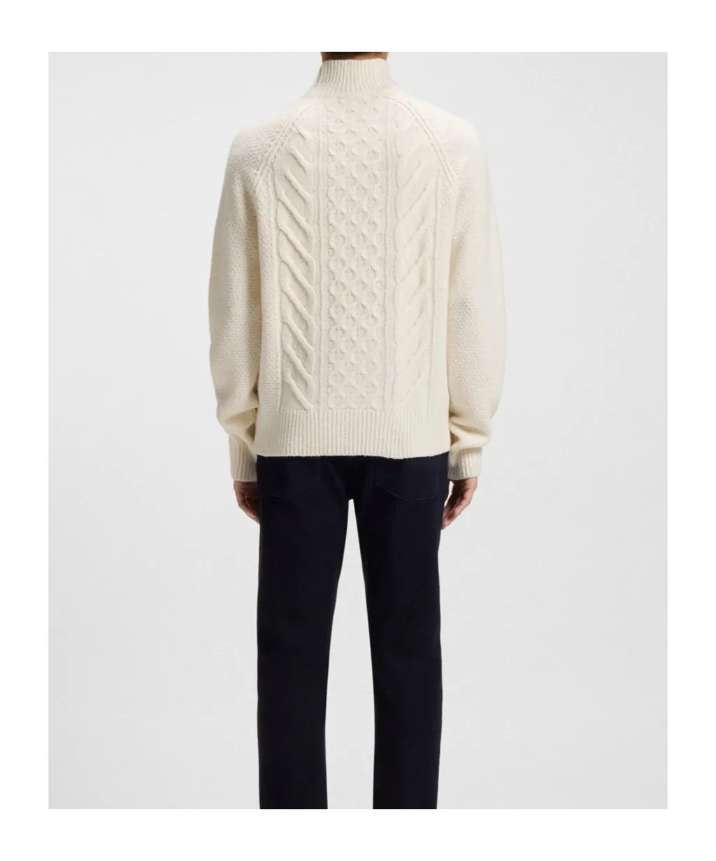 High-Necked Long-Sleeved Sweater
