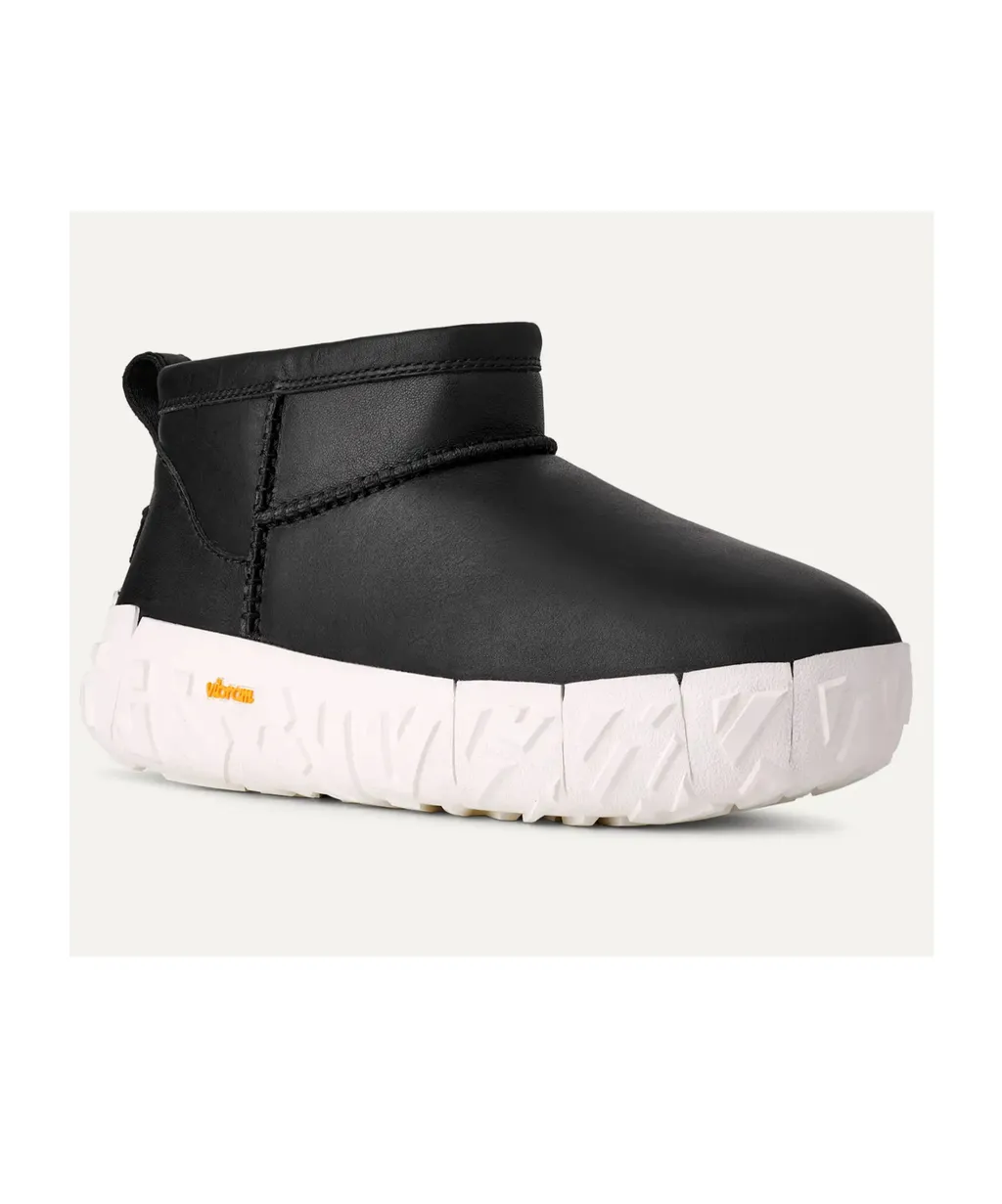 Classic Ultra Mini Wrap Tech Boots