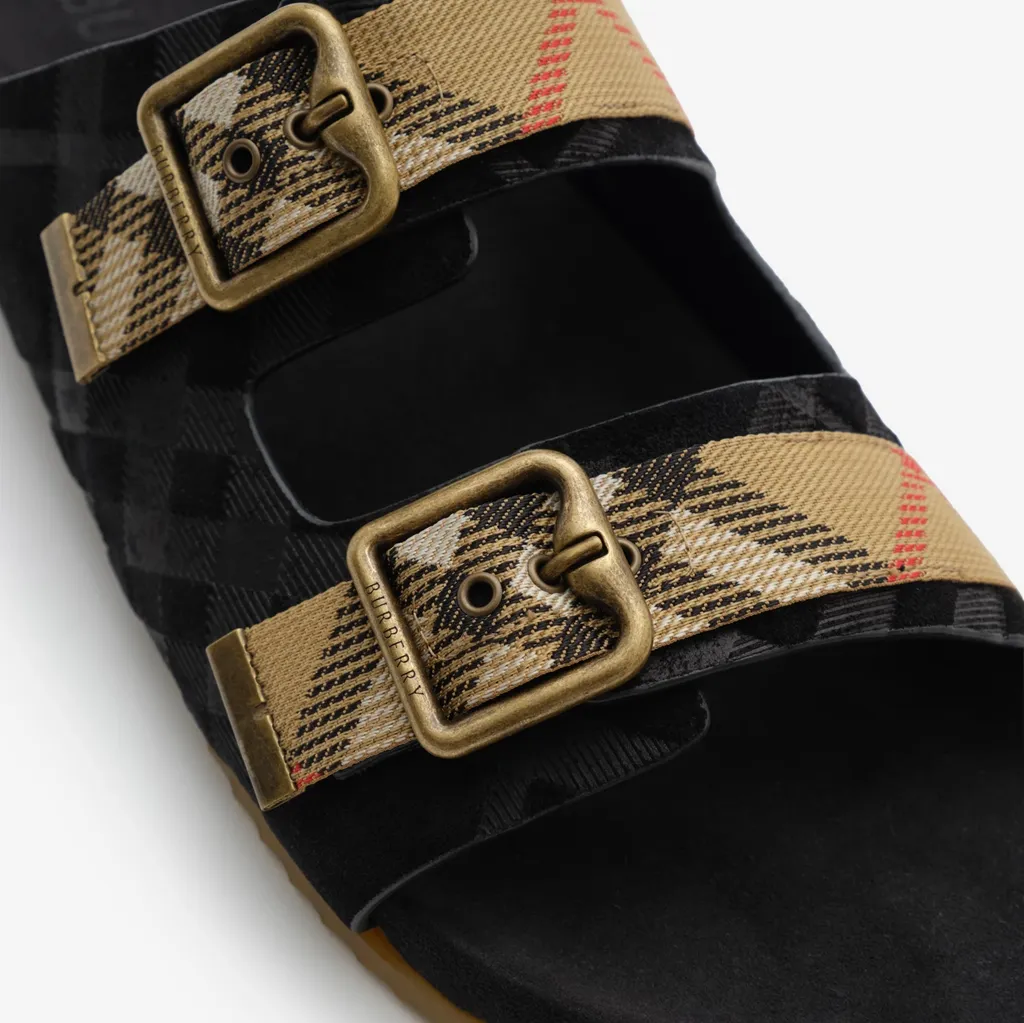 Burberry Urchin Check Buckle Flat Sandals
