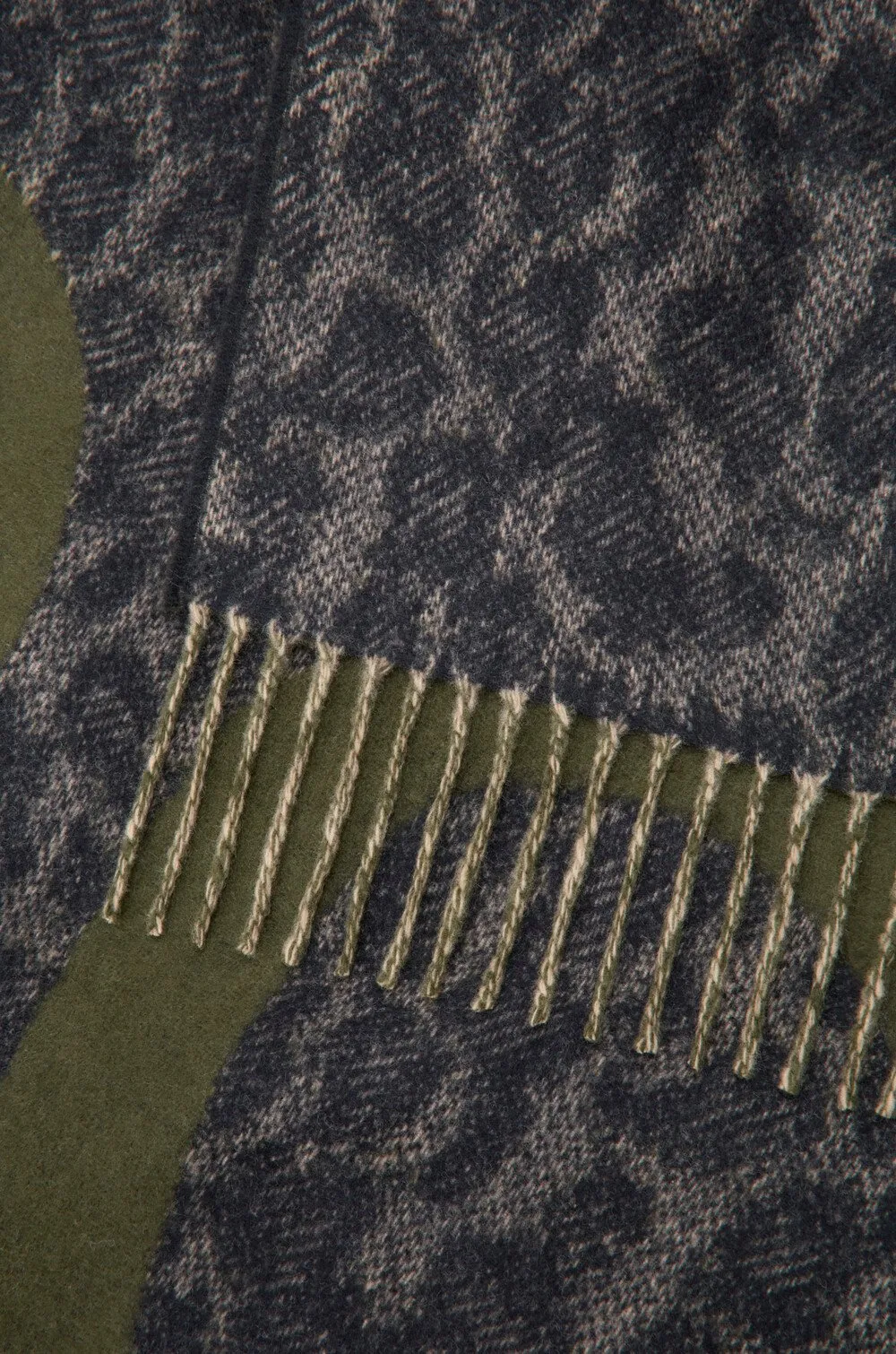 Logo-Detail Fringed Scarf