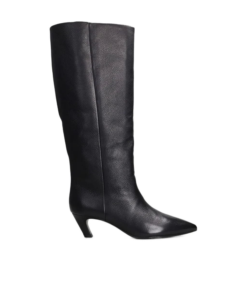 Pointed-Toe Boots