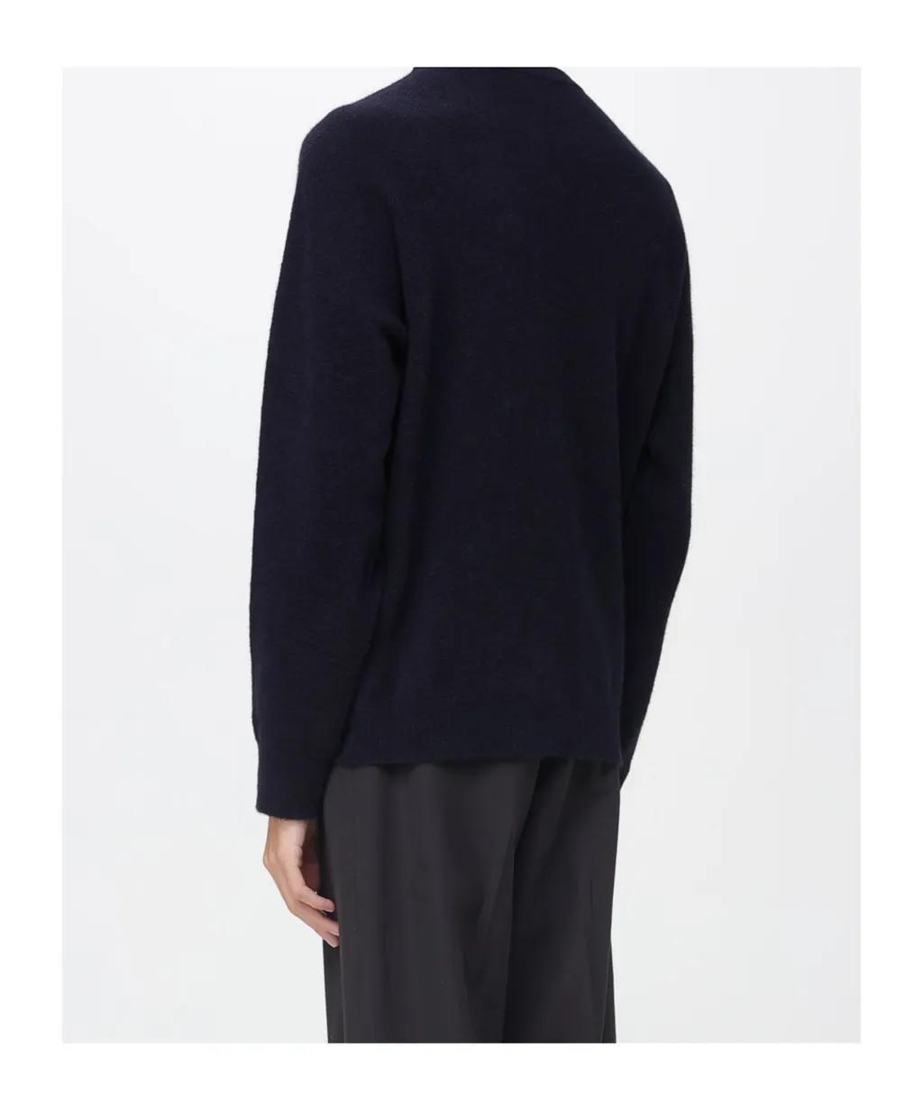 Long-Sleeved Knitwear