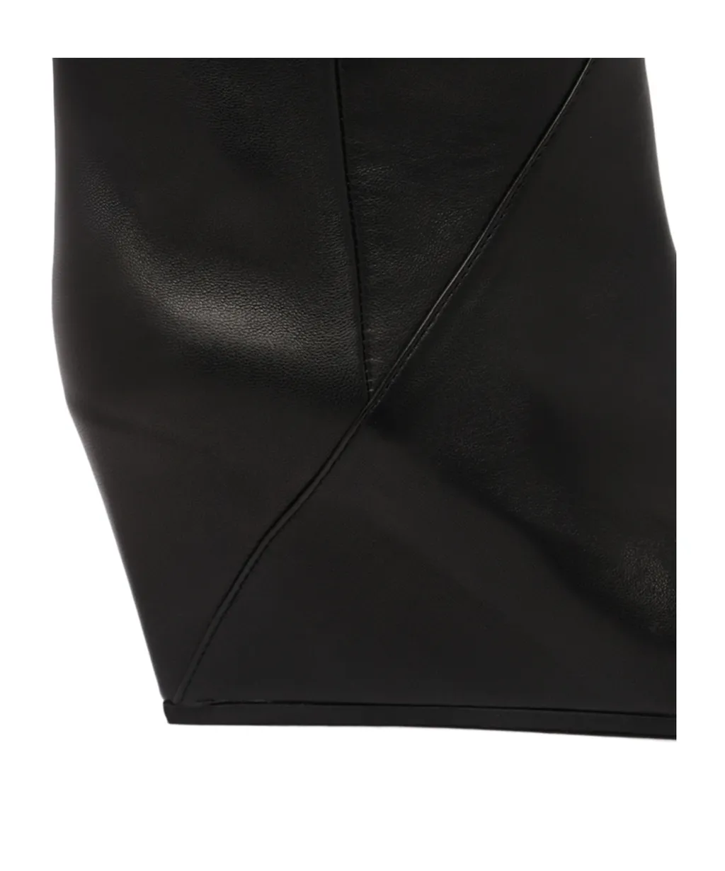 Pointed-Toe Boots