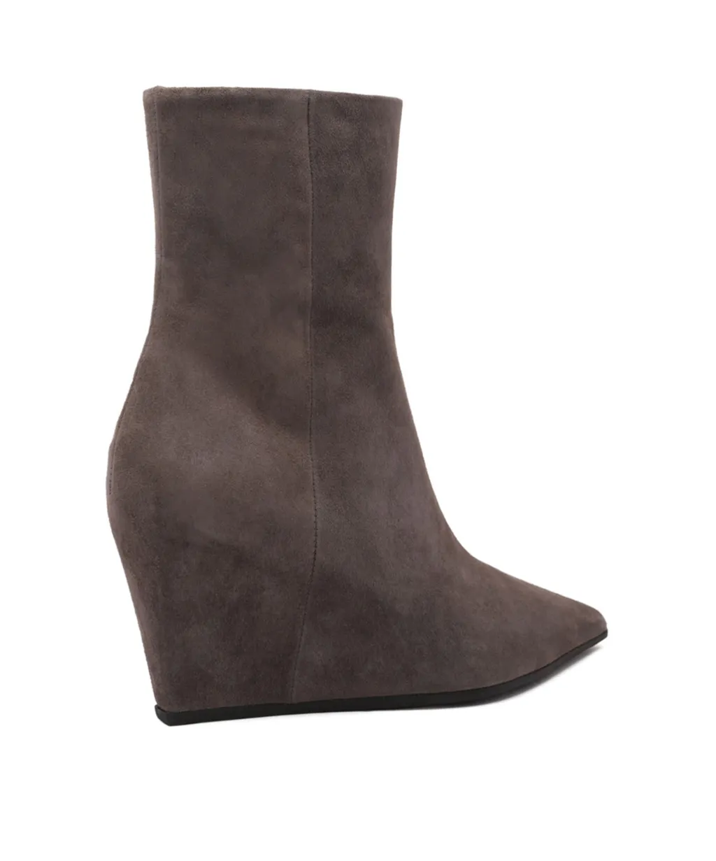 Pointed-Toe Ankle Boots