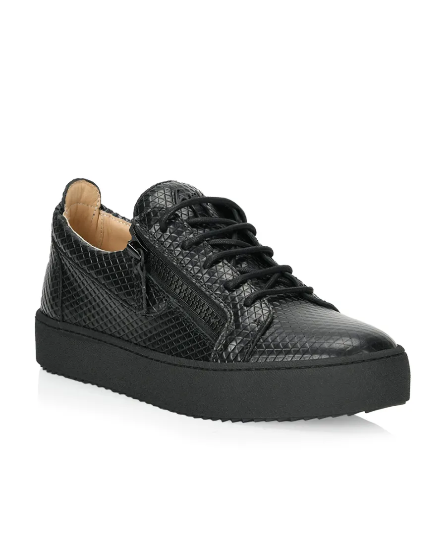 Rhomboid Laced Shoes With Low Uppers