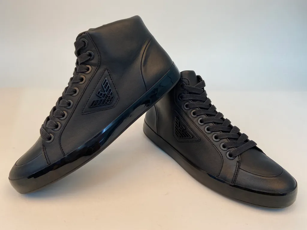 Logo Details Casual Sneakers