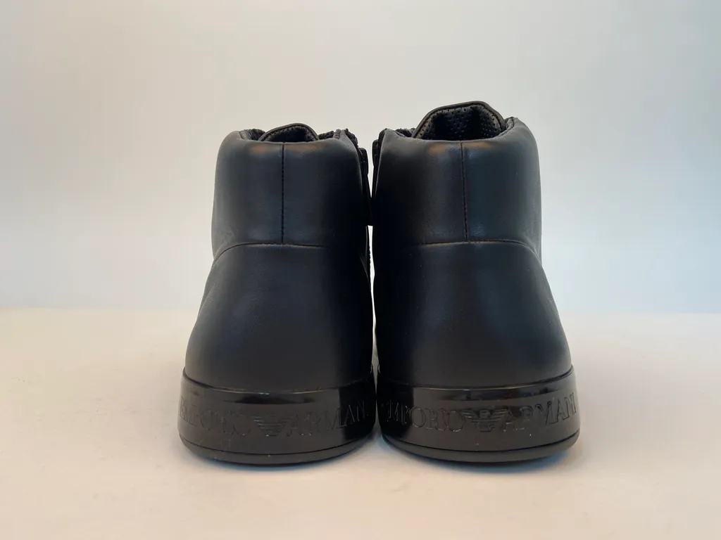 Logo Details Casual Sneakers