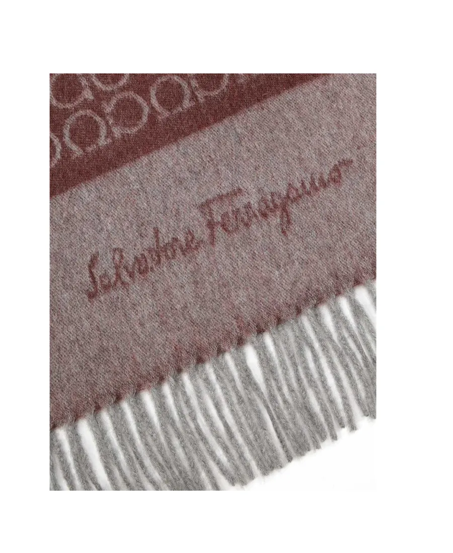 Logo Scarf