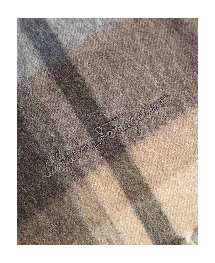 Checkered Detail Scarf