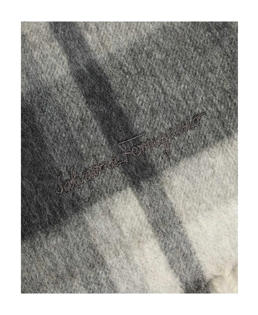 Plaid Detail Scarf