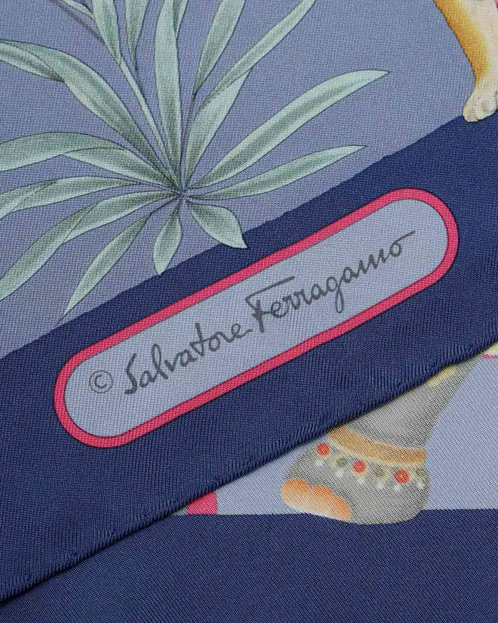 Logo Scarf