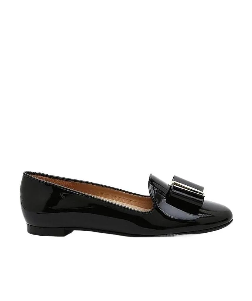 Bow-Decorated Flat Shoes