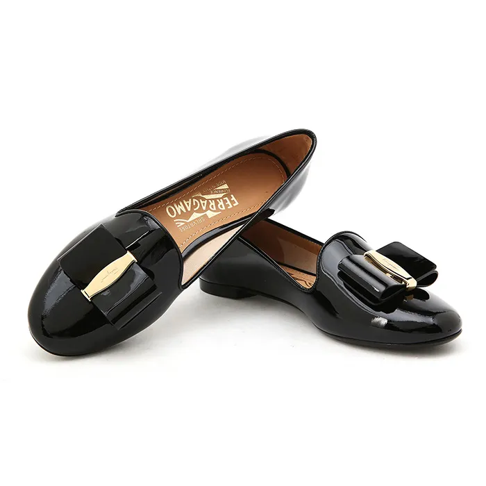 Bow-Decorated Flat Shoes