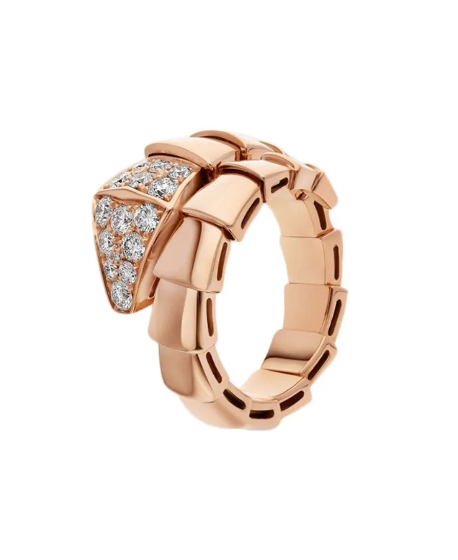 A Serpentine Diamond Ring