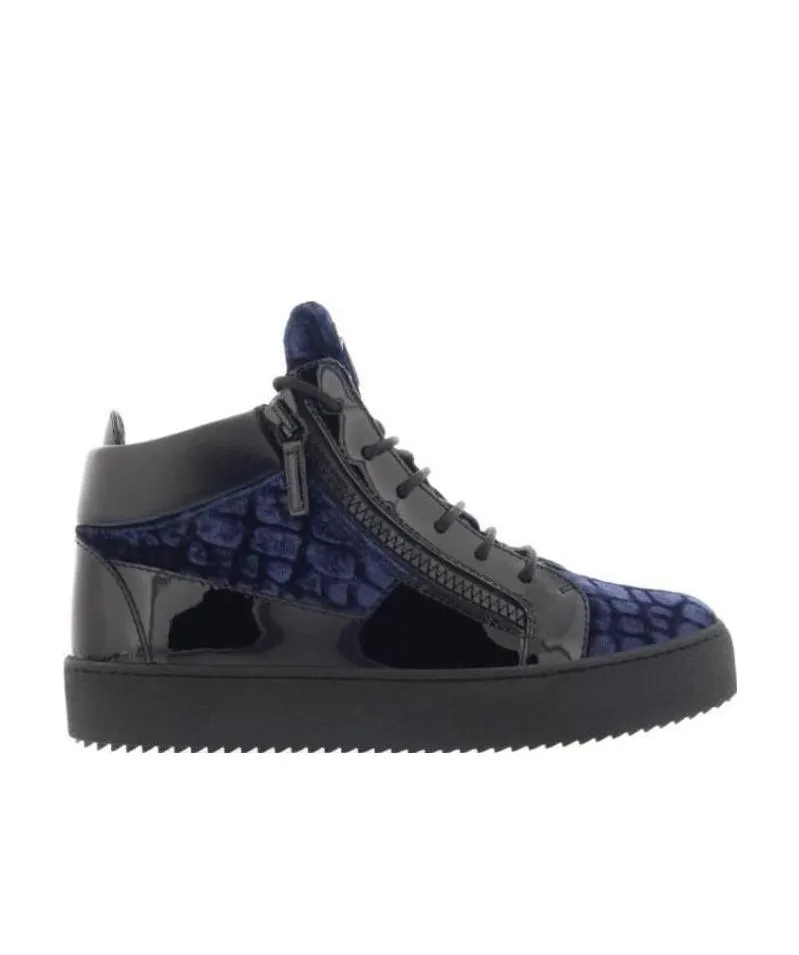 Logo Casual Sports Shoes