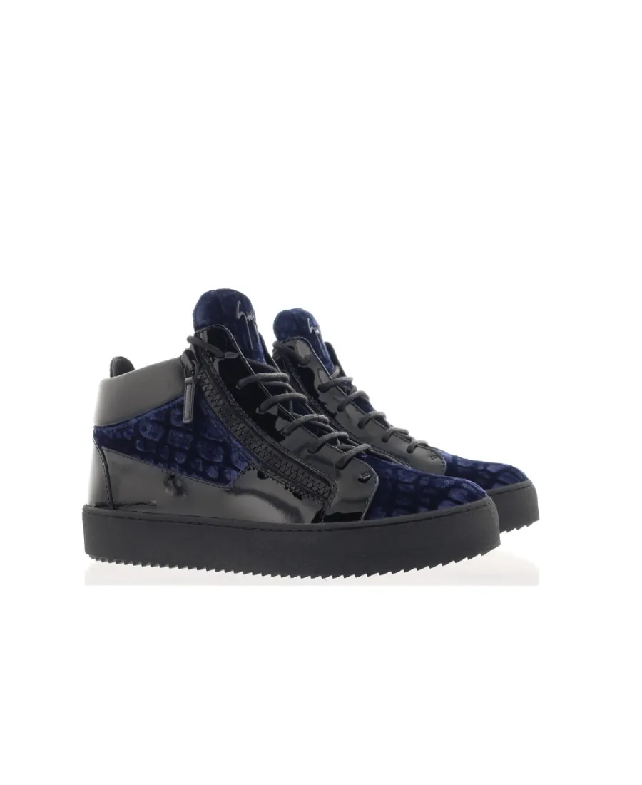 Logo Casual Sports Shoes