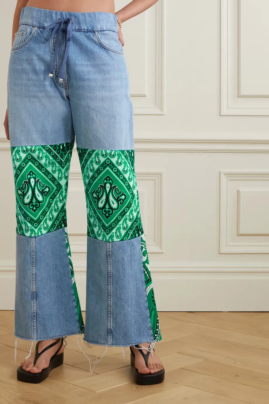 Piece-Sewn Flared Jeans