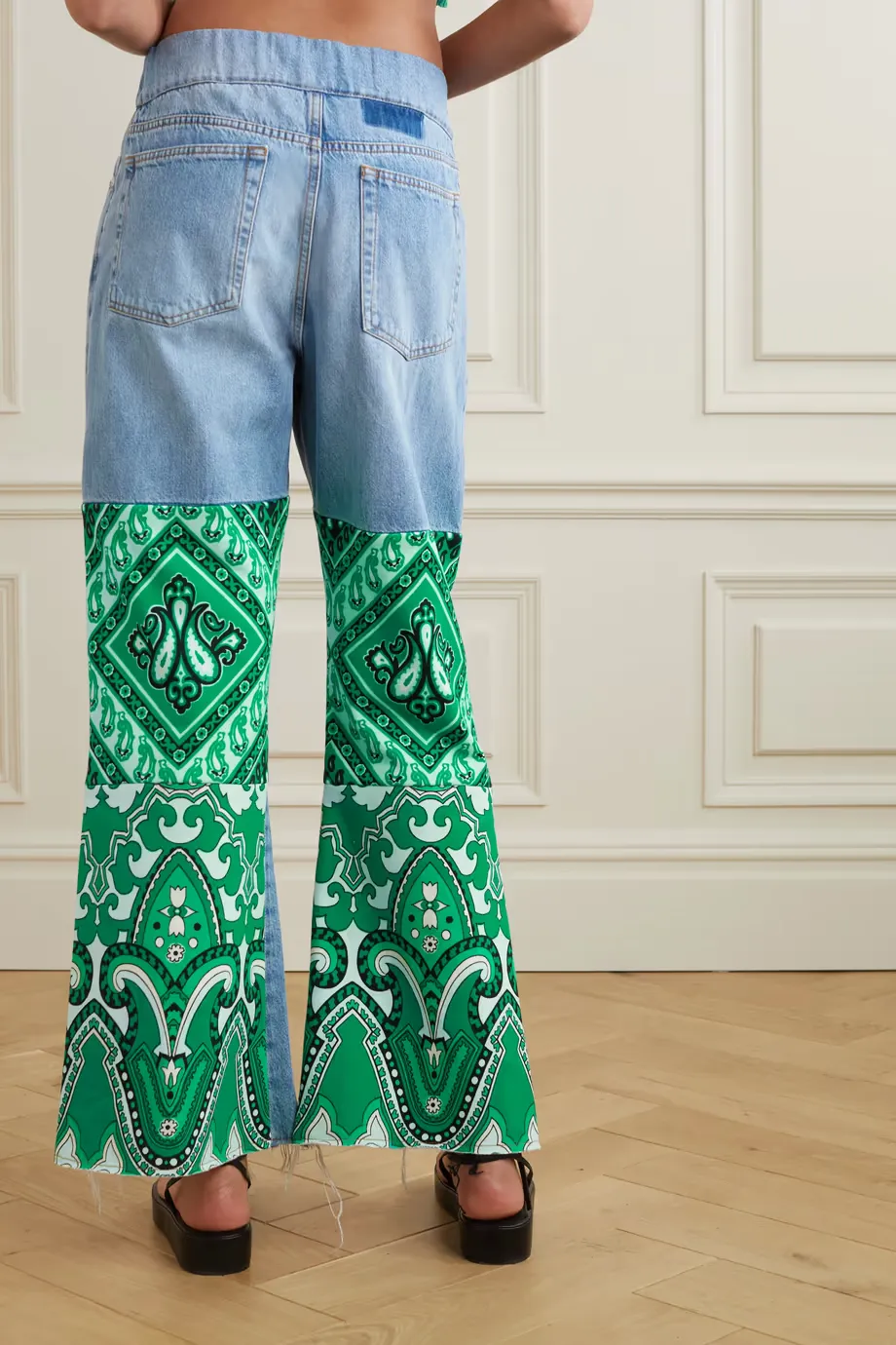Piece-Sewn Flared Jeans