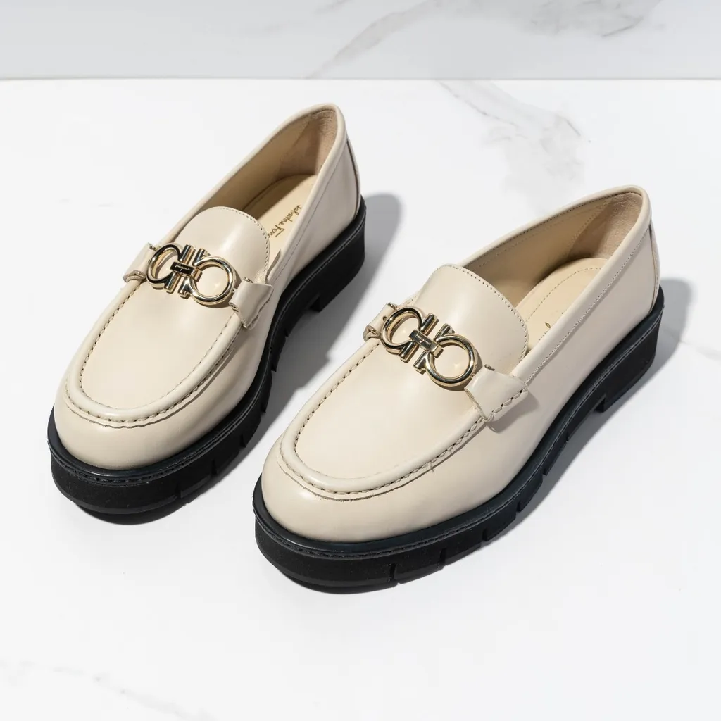 Salvatore Ferragamo Gancini Logo Plaque Loafers