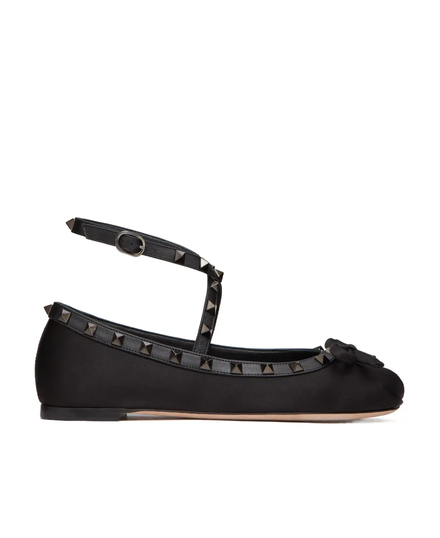 Valentino Garavani Rockstud Bow Detailed Ballerina Shoes