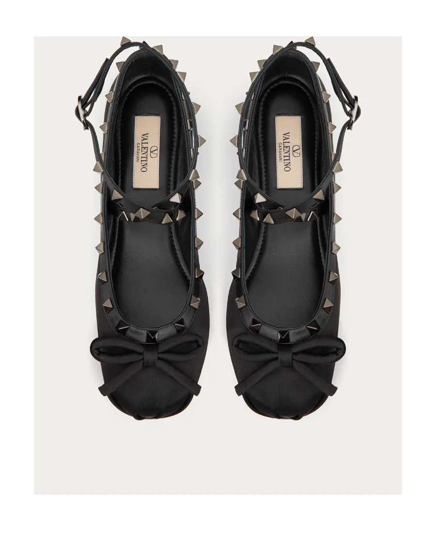 Valentino Garavani Rockstud Bow Detailed Ballerina Shoes