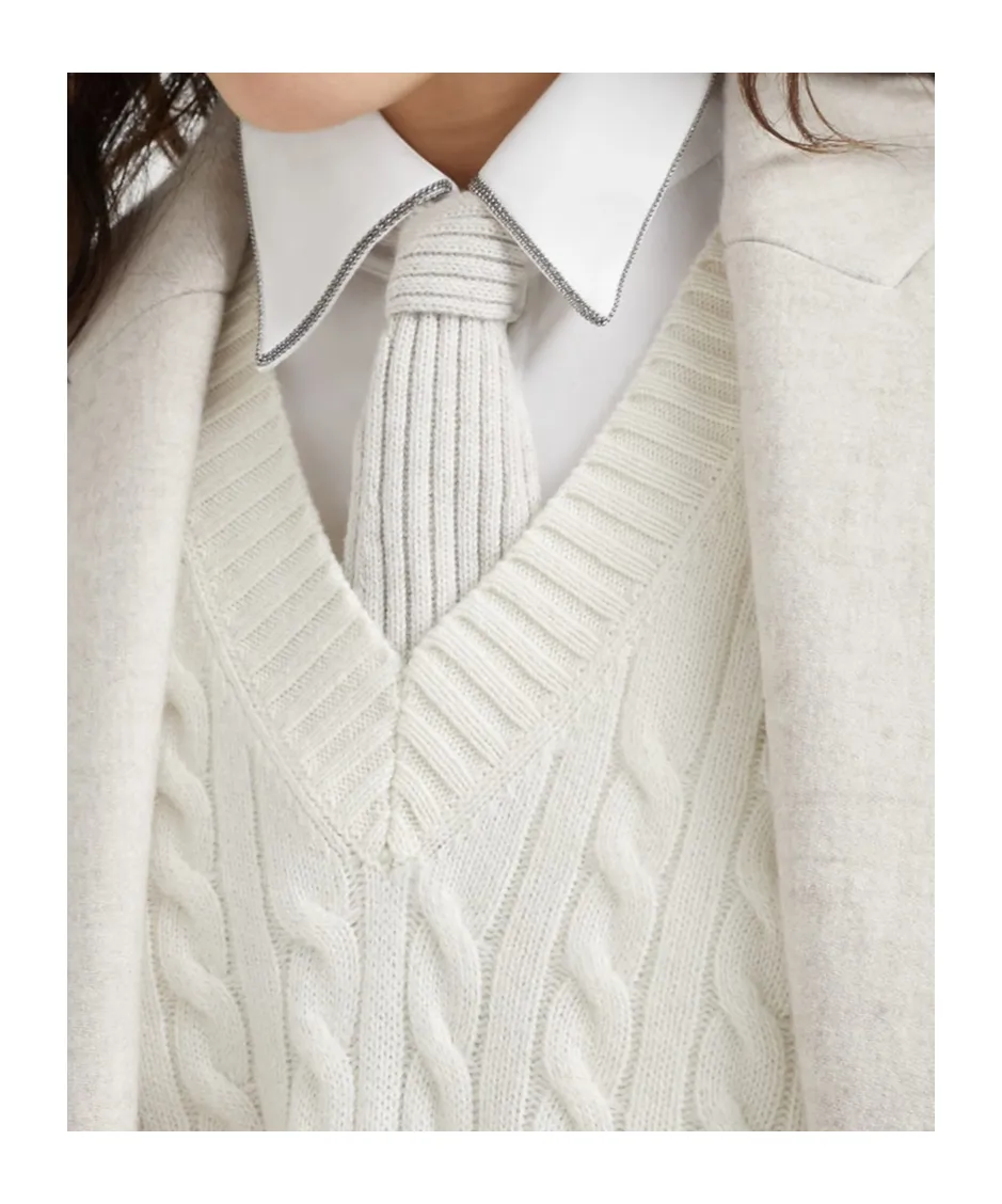 Rib Knit Tie With Monili