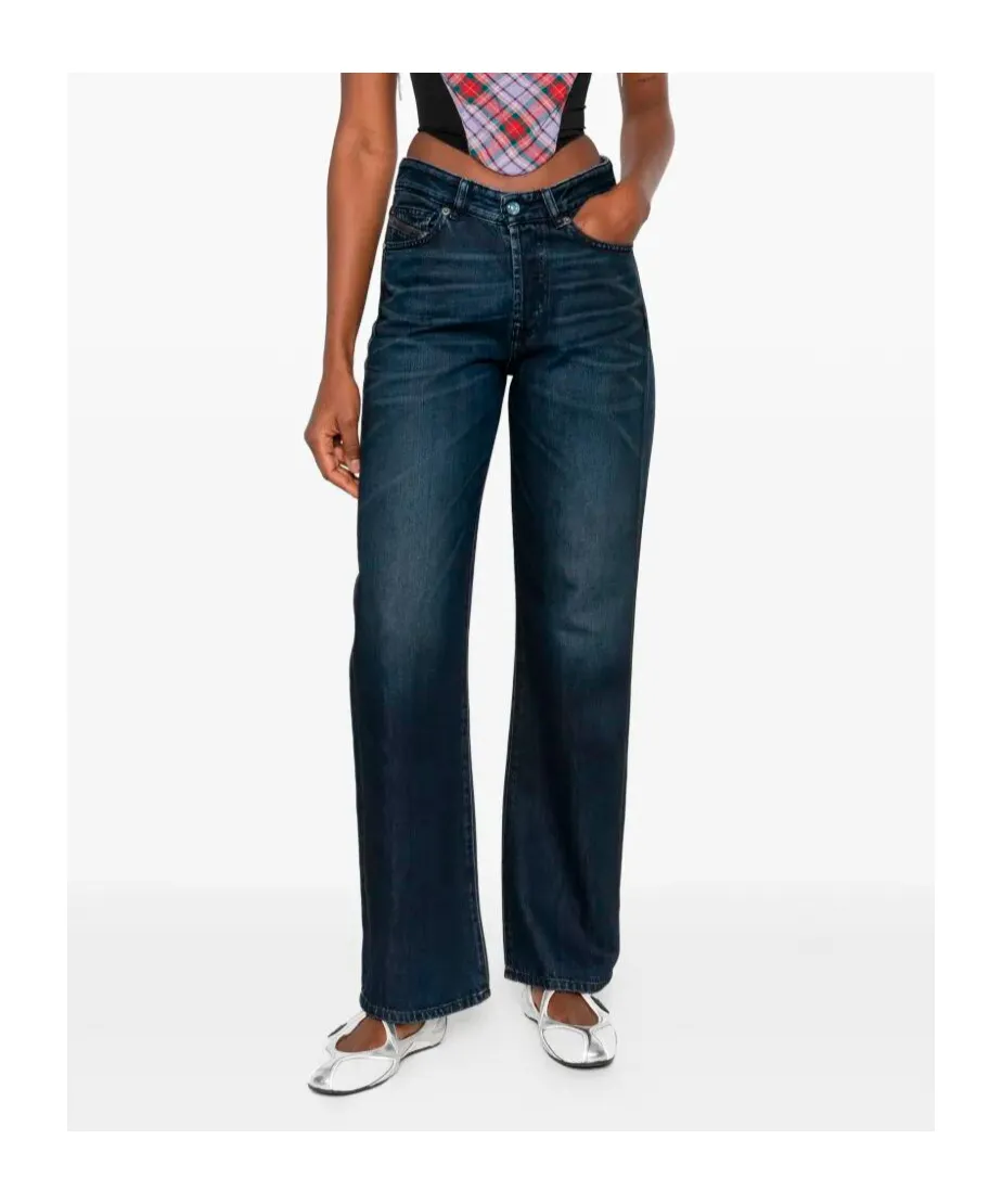 Button Jeans