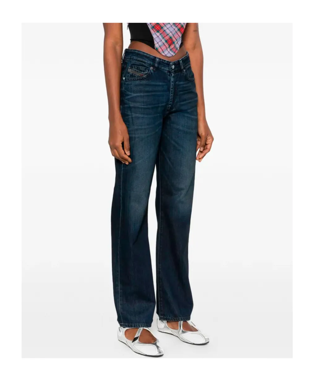 Button Jeans